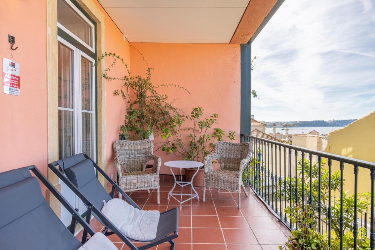 Castelo Design Aparment W/ Balcony & Super View By Lovelystay Lisboa Exteriör bild